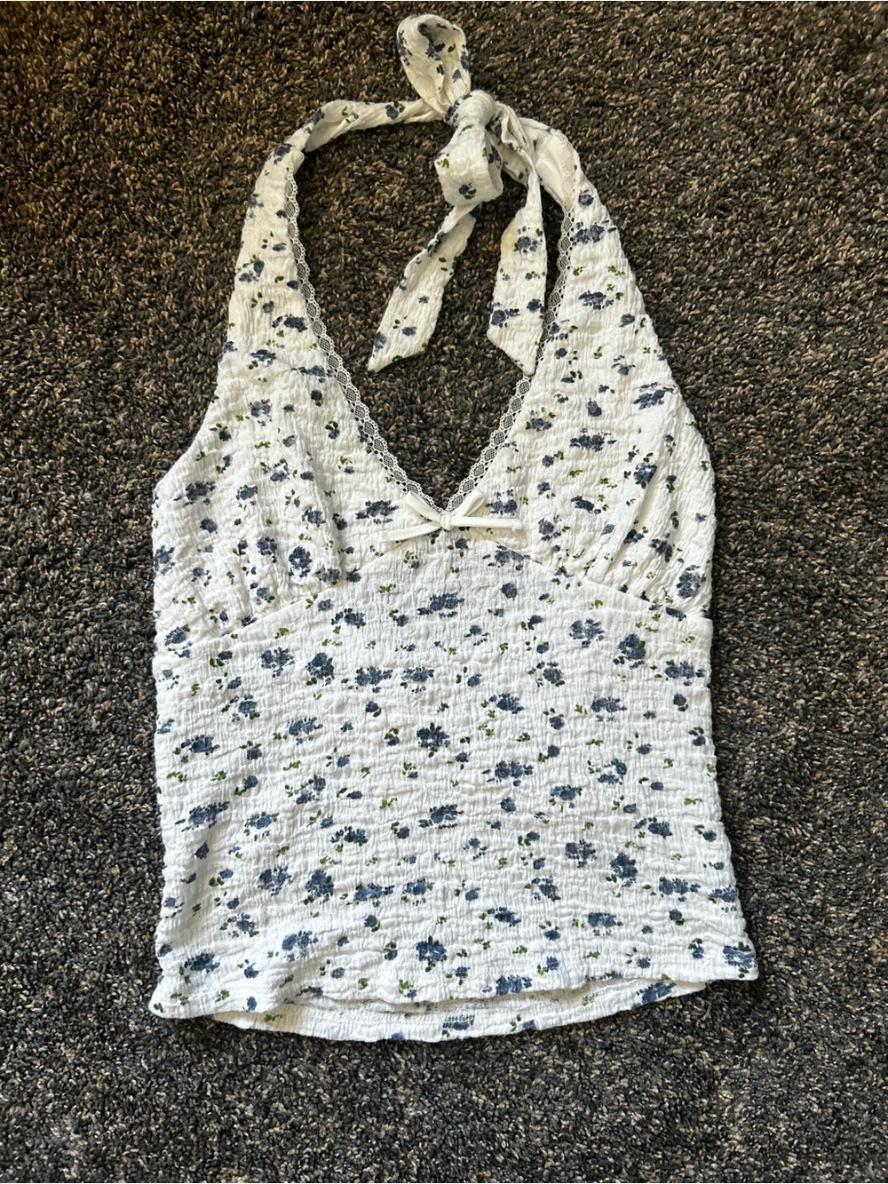 Sweet Aeropostale floral halter top in a women’s size Small.